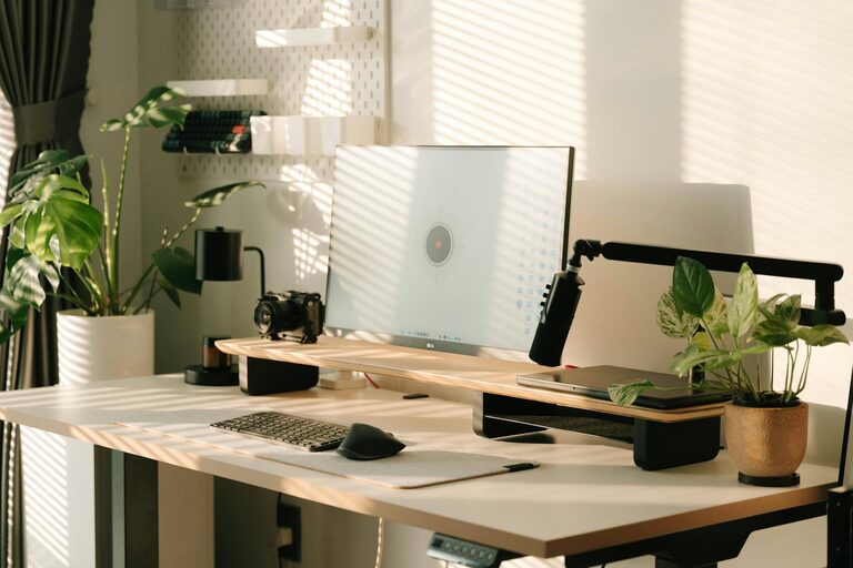 Tips for Creating a Relaxing Home Workspace That Boosts Productivity