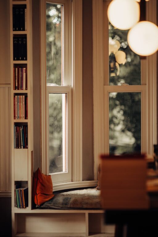 7 Tips for Creating a Cosy Reading Nook in Your Home